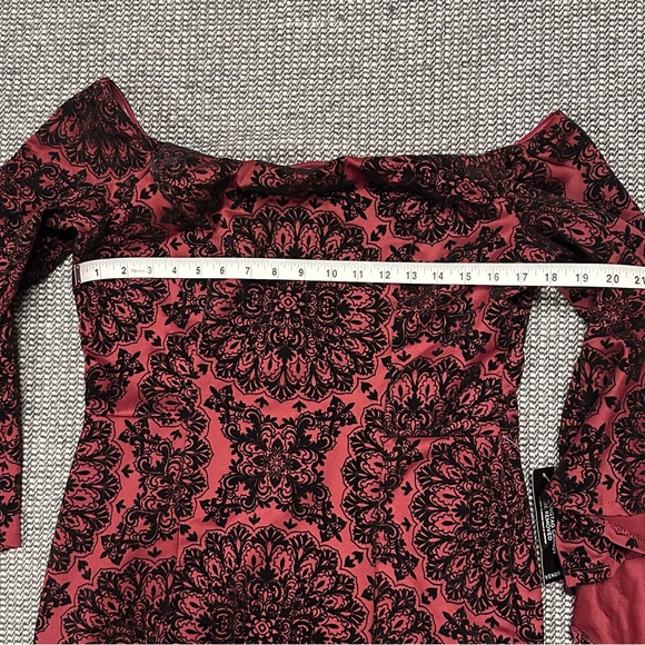 🆕 VENUS Off-Shoulder Burgundy Dress with Black Patterns - Picture 6 of 7